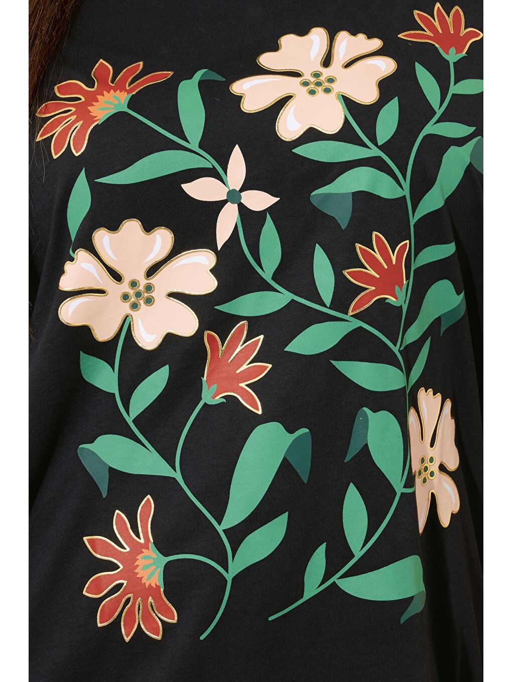 Siyah Büyük Beden Bisiklet Yaka Kısa Kollu Çiçek Desenli T-shirt 304197-4