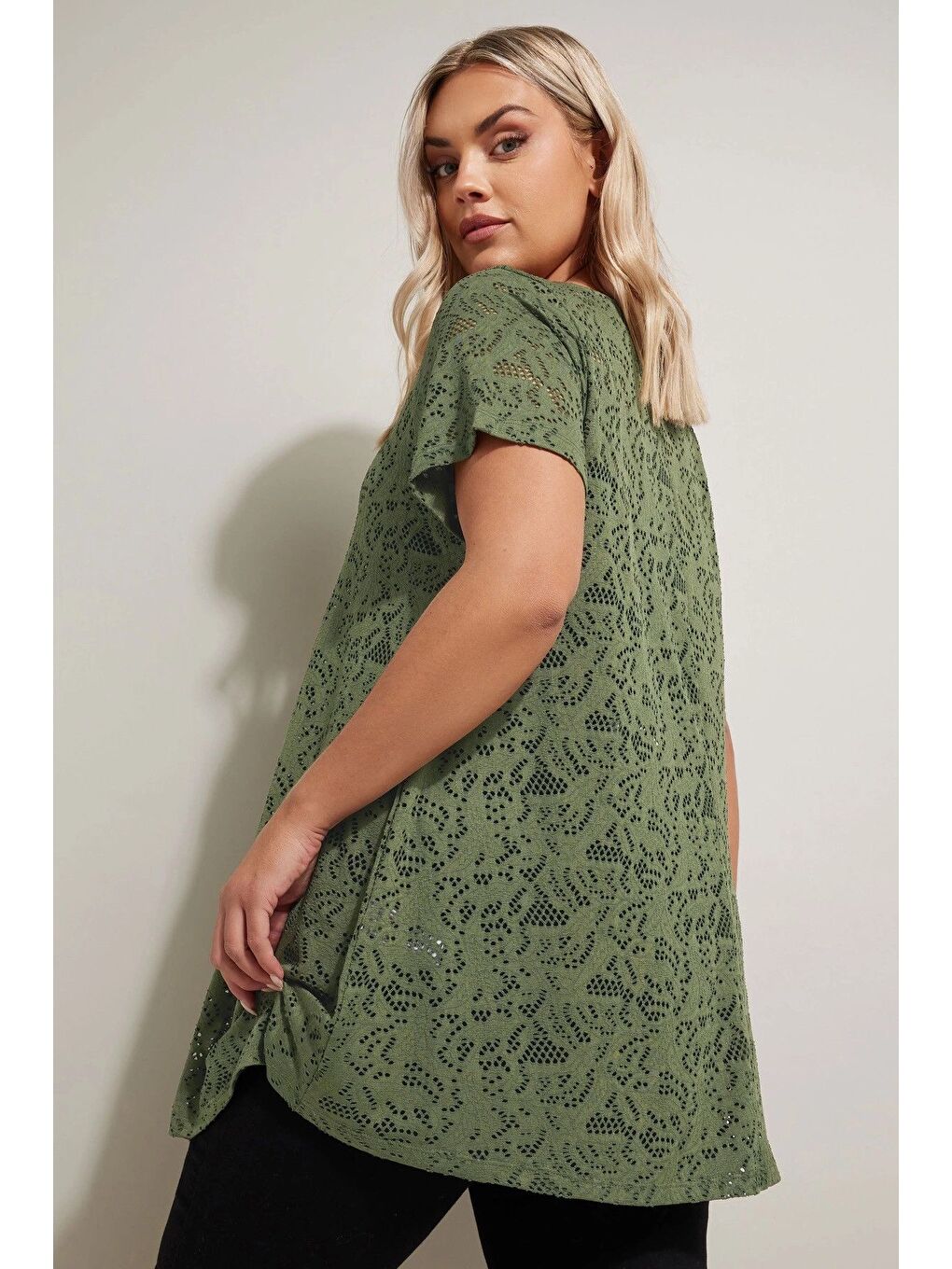 Yeşil Büyük Beden V Yaka Kolsuz Astarsız Dantel T-shirt 304091-4