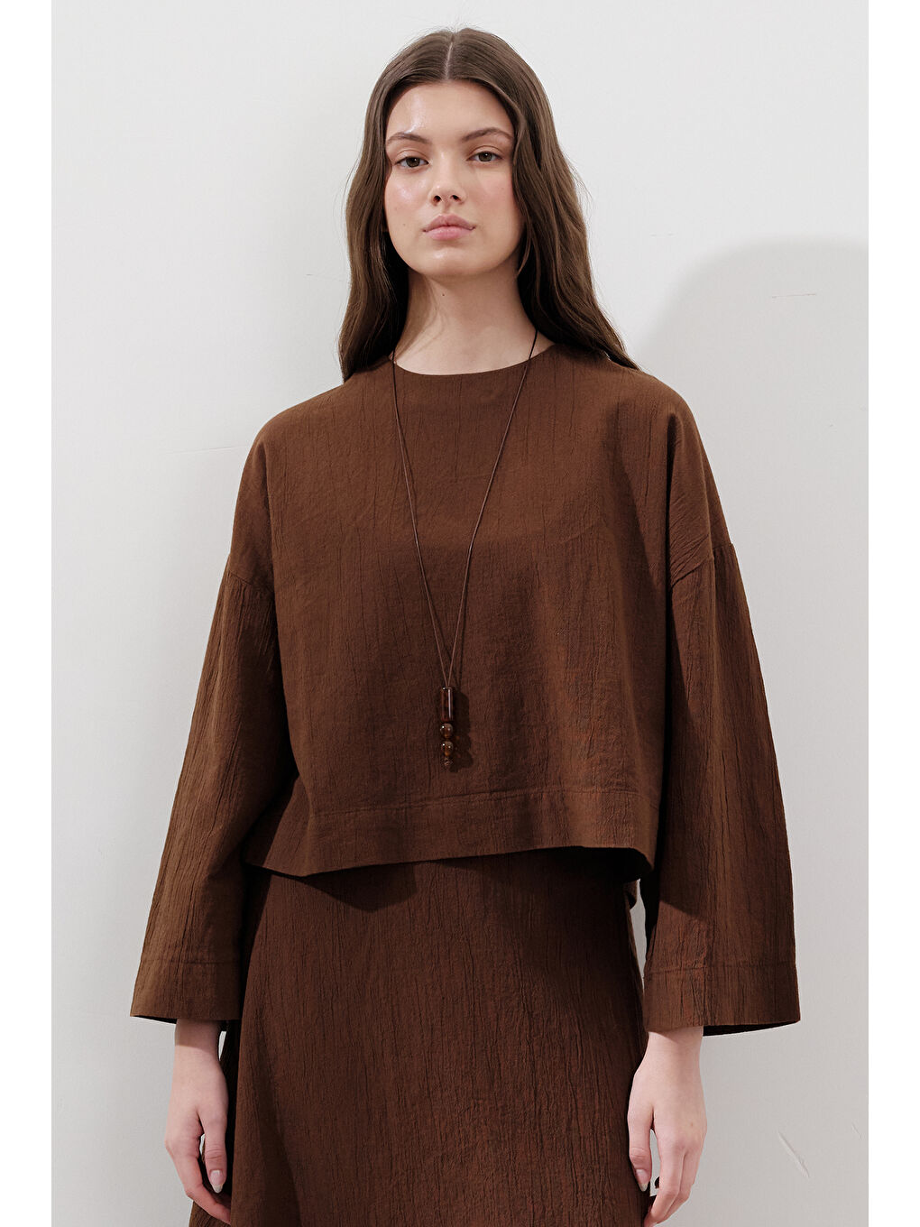 Pamuklu Geniş Kol Crop Bluz Kahverengi-1