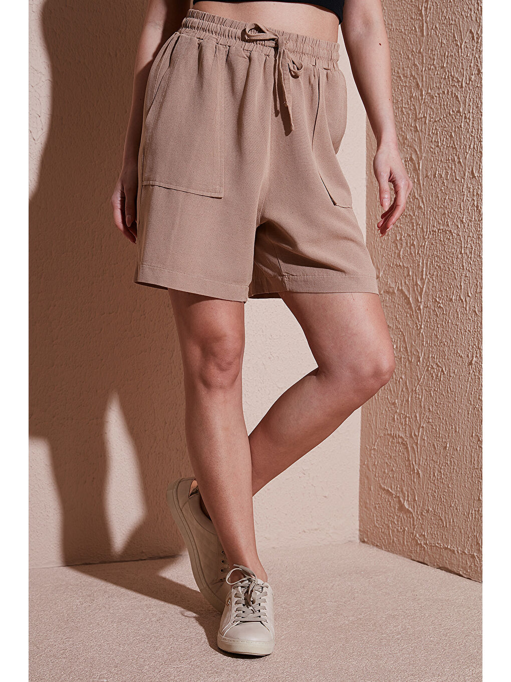 Bej Keten Karışımlı Comfort Fit Lastikli Kısa Short 25Y0606K1-2