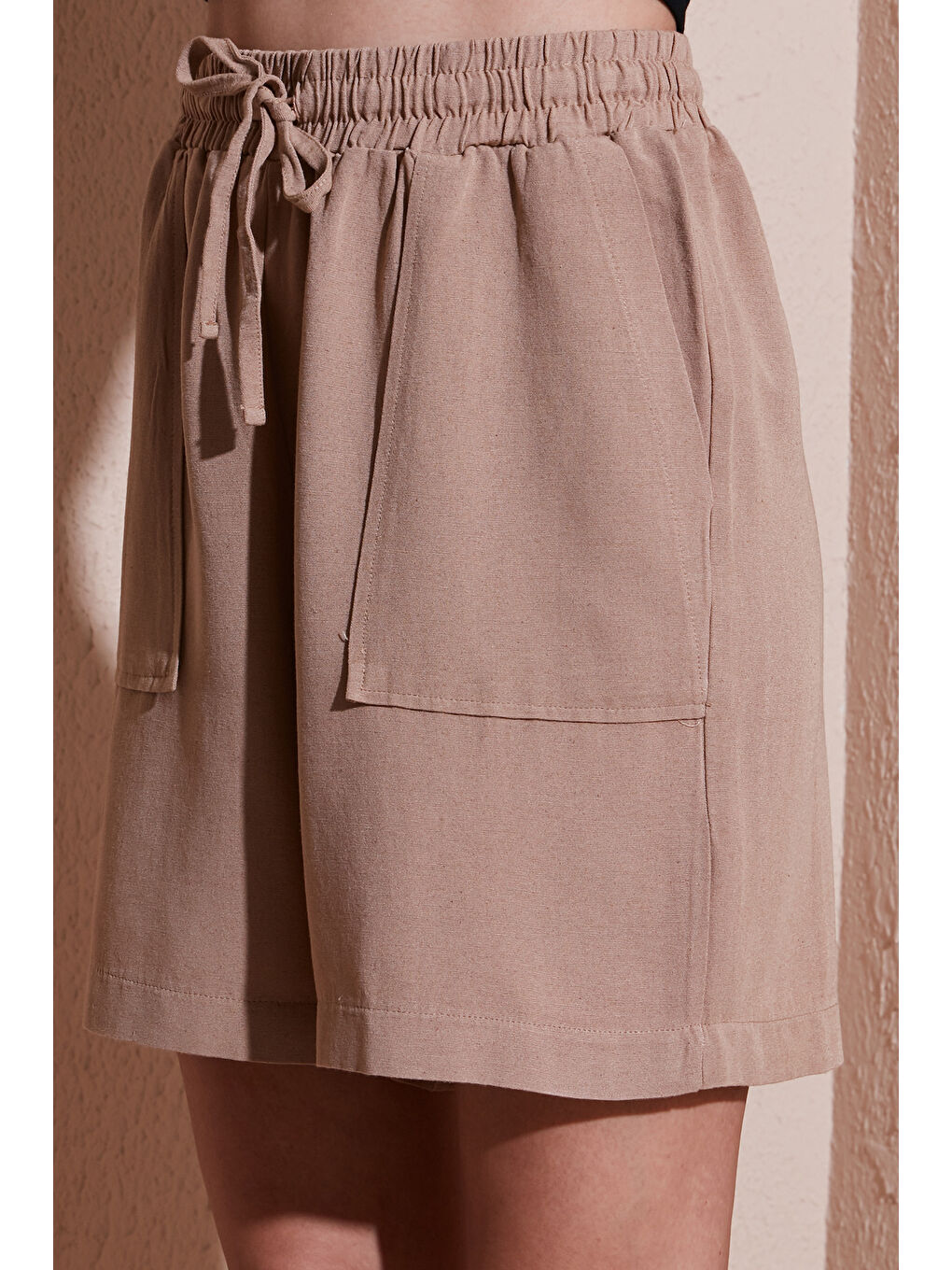 Bej Keten Karışımlı Comfort Fit Lastikli Kısa Short 25Y0606K1-4