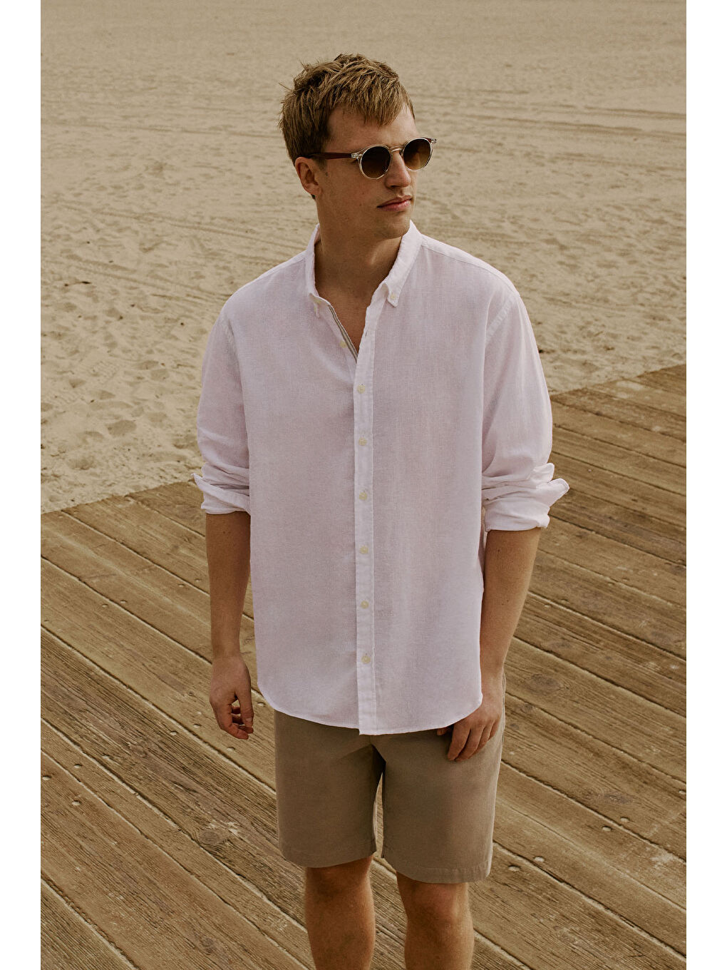 Erkek Bej Pamuklu Slim Fit Dar Kesim Beli Bağlamalı Yan Cepli Esnek Şort-1