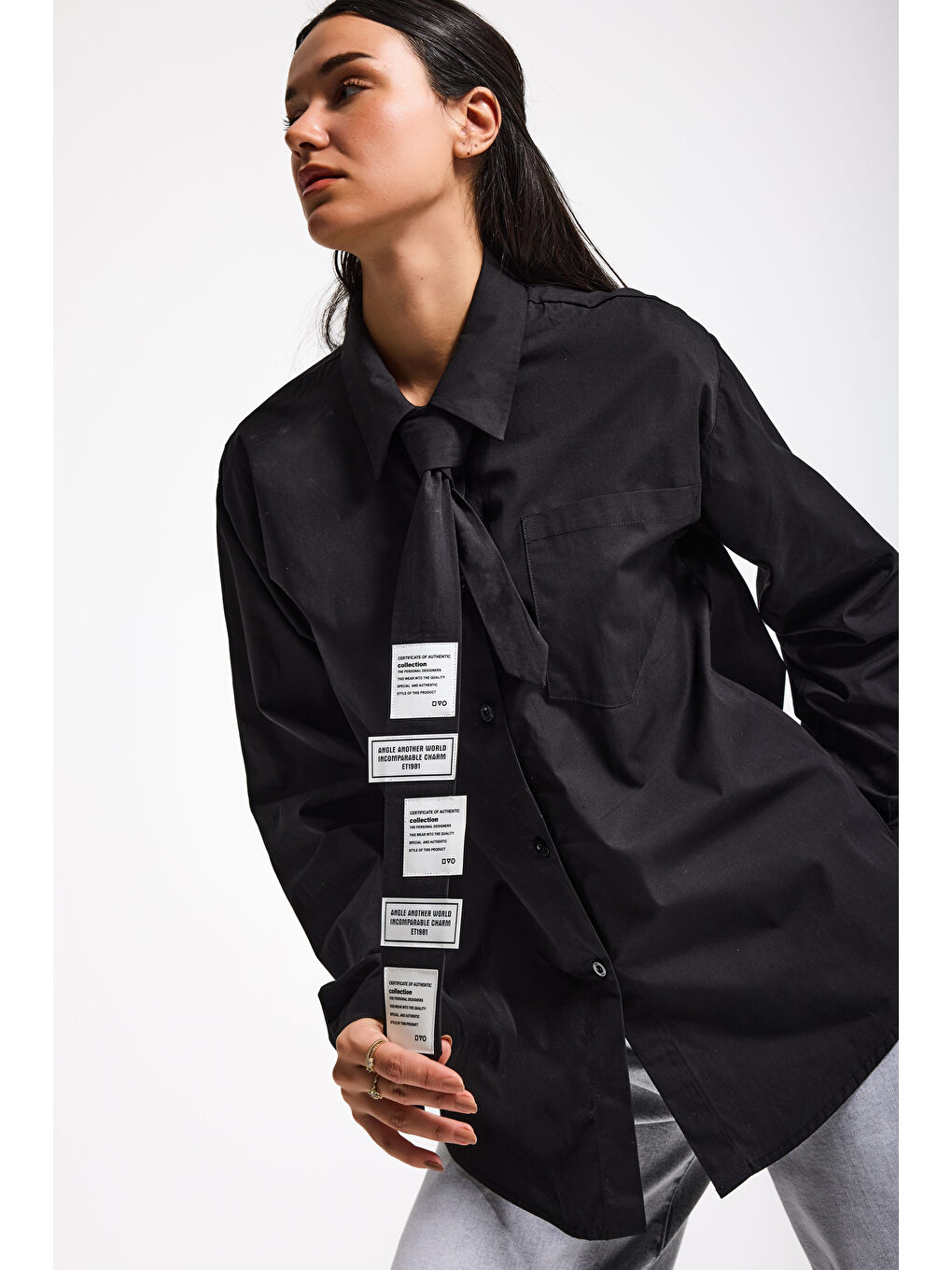 Kadın Siyah Renk Oversize Kravatlı Özel Tasarım Bol Kesim Gömlek-3