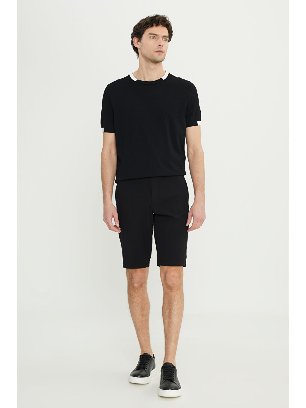 Erkek Siyah Slim Fit Dar Kesim Gofre Desenli Yan Cepli Travel Şort