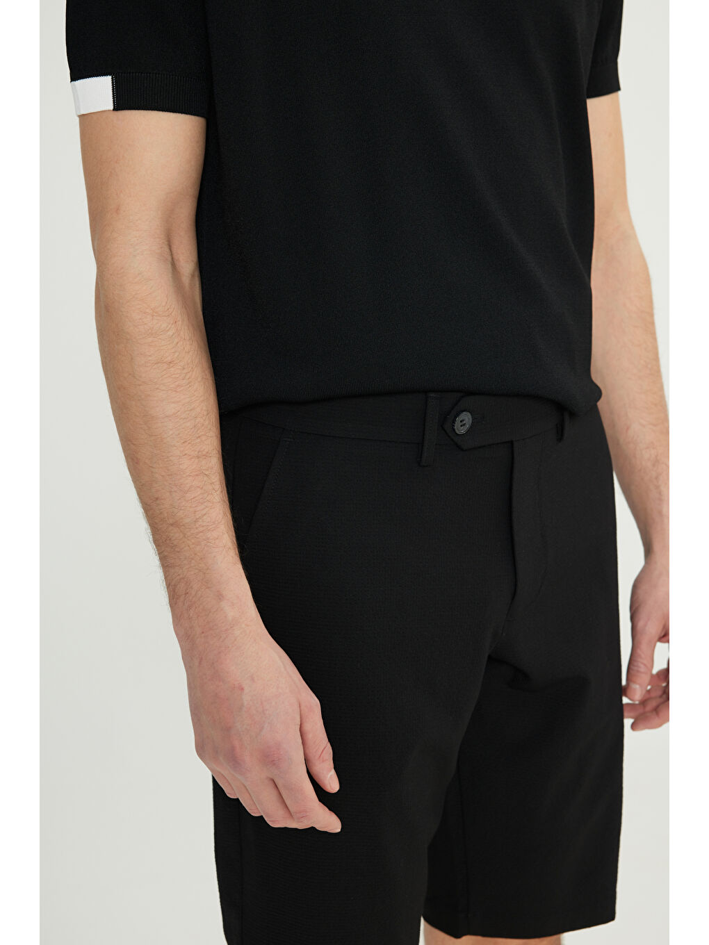 Erkek Siyah Slim Fit Dar Kesim Gofre Desenli Yan Cepli Travel Şort-2