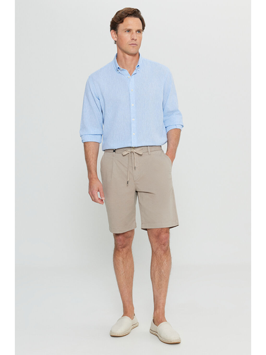 Erkek Bej Pamuklu Slim Fit Dar Kesim Beli Bağlamalı Yan Cepli Esnek Şort-4