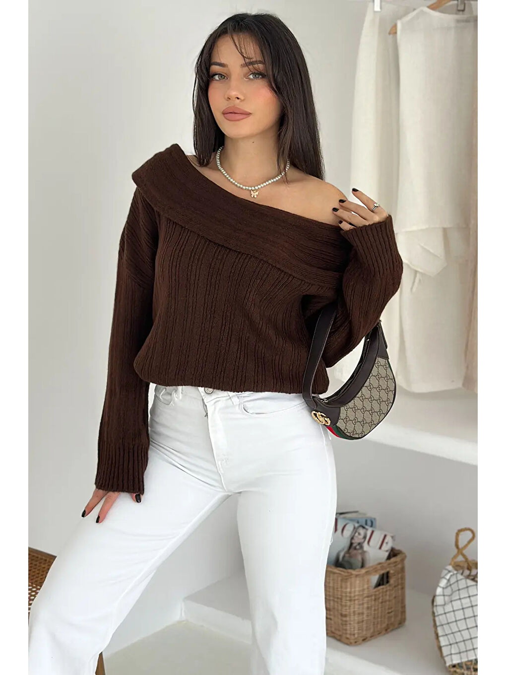 Kahverengi Kadın Madonna Yaka Triko-3