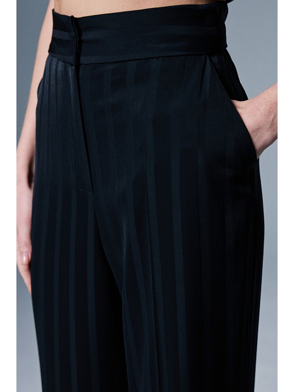 Anna Çizgili Pantolon - Siyah-1