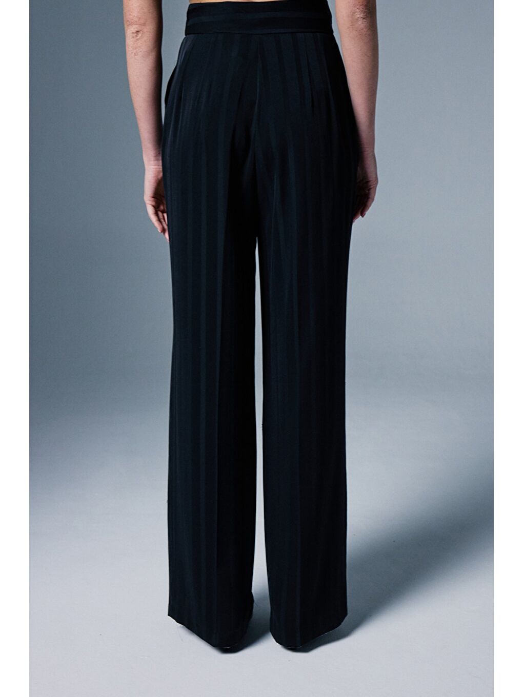 Anna Çizgili Pantolon - Siyah-3