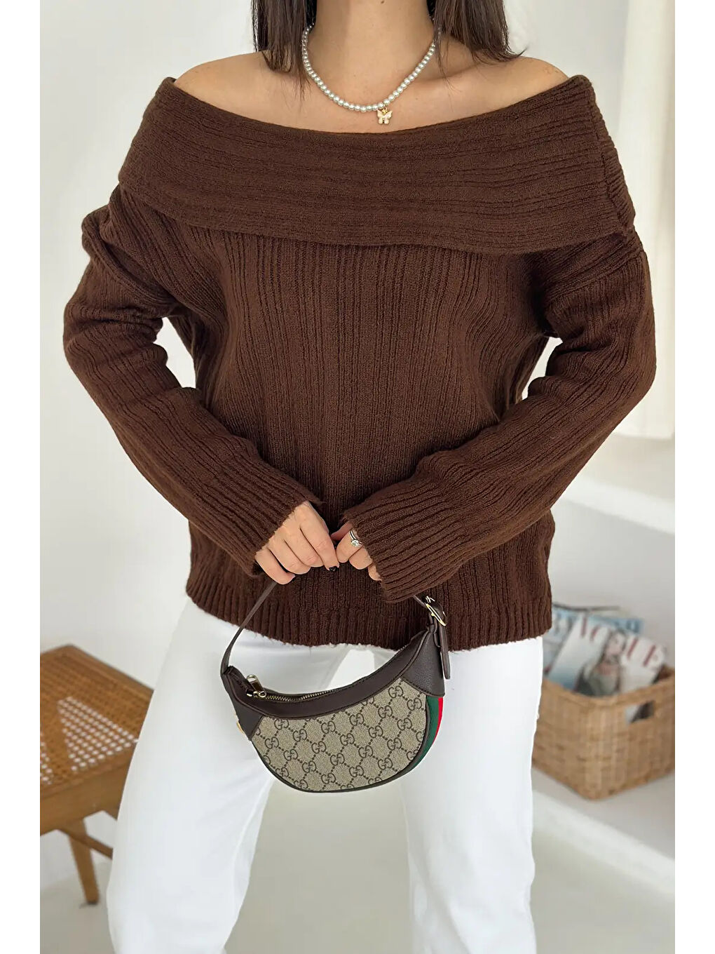 Kahverengi Kadın Madonna Yaka Triko-4