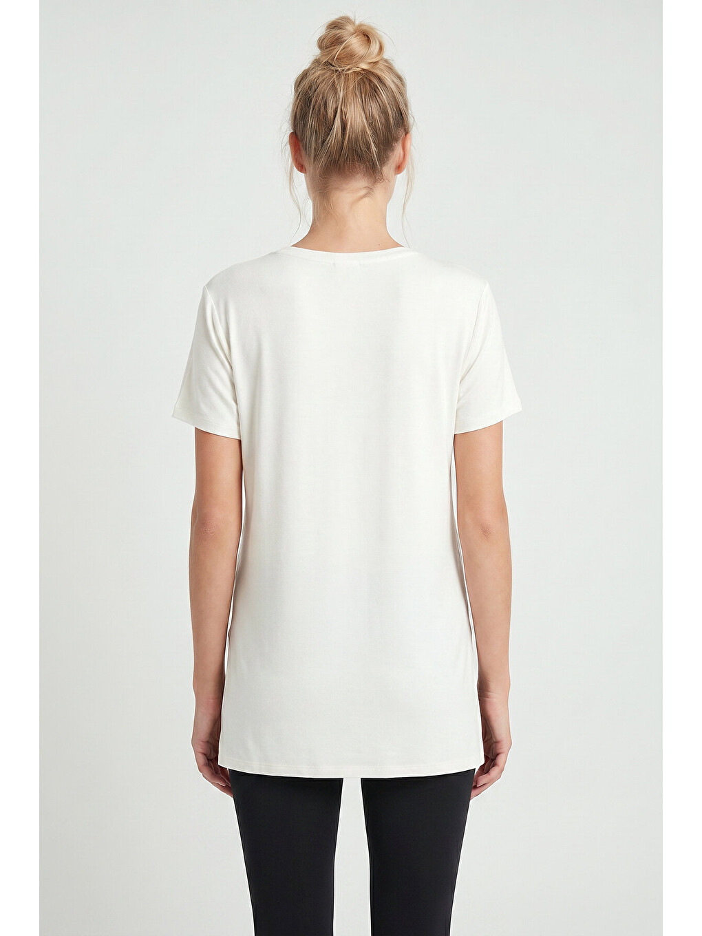 V Yaka Yırtmaçlı Viskon T-shirt Ekru Lrn0039-4