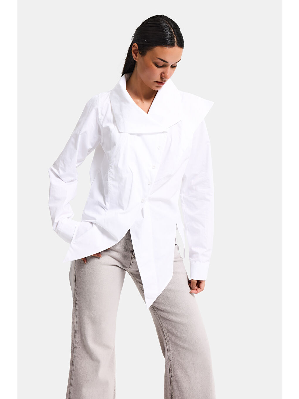 Kadın Beyaz Renk Regular Fit Özel Yaka Detaylı Tasarım Gömlek-3