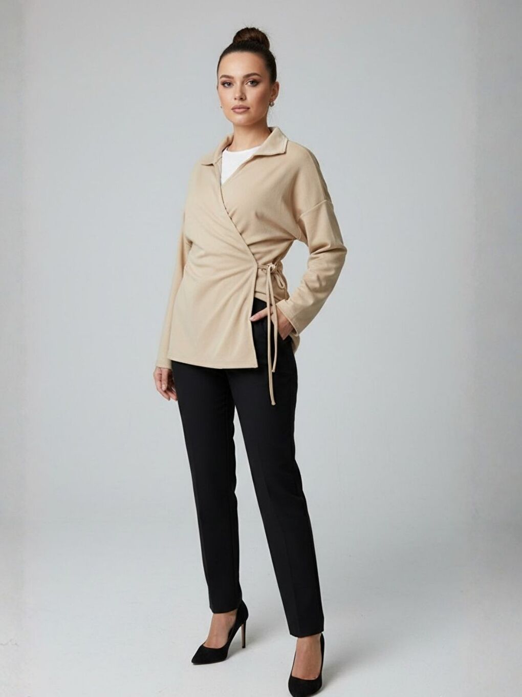 Kadın Bej Elastanlı Krep Kumaş Bel Bağlama Detay Gömlek Yaka Ceket