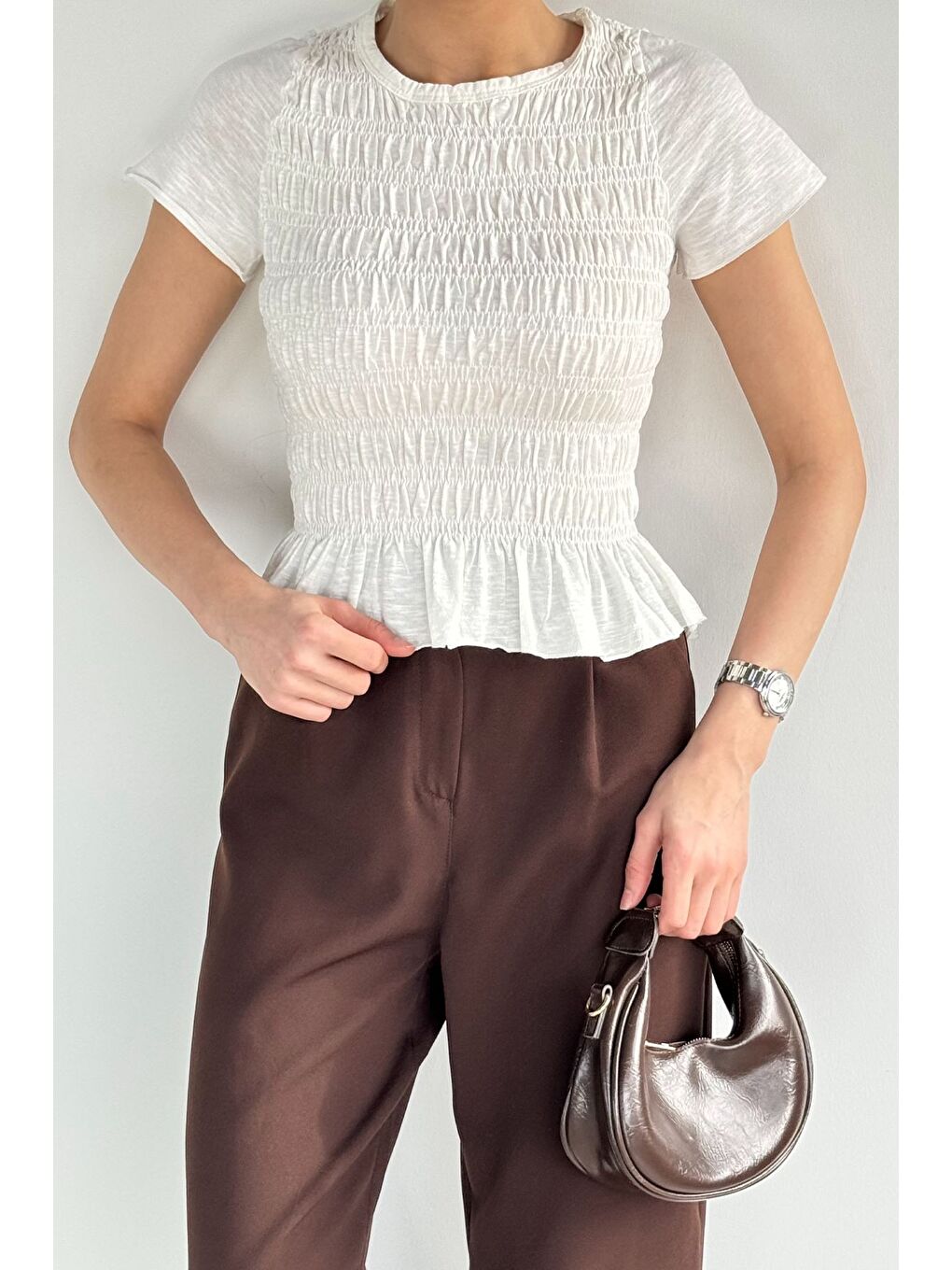 Ekru Kadın Bisiklet Yaka Gipeli Elastanlı Bluz