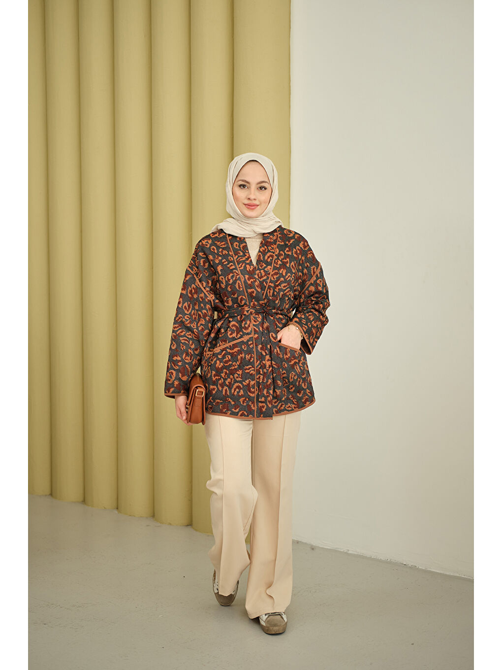 Kadın Yaprak Desen Şal Yaka Biyeli Ceket Kahverengi-1