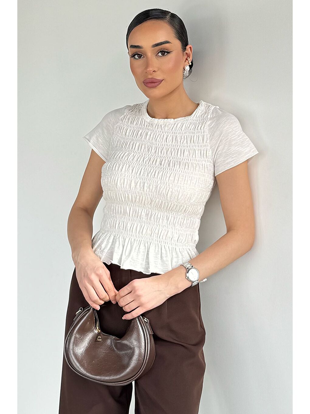 Ekru Kadın Bisiklet Yaka Gipeli Elastanlı Bluz-1