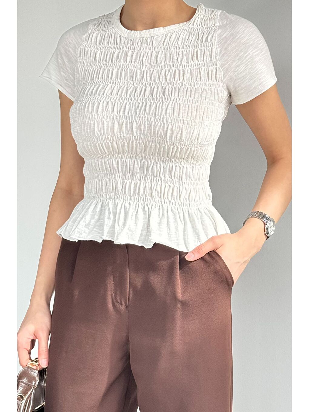 Ekru Kadın Bisiklet Yaka Gipeli Elastanlı Bluz-2