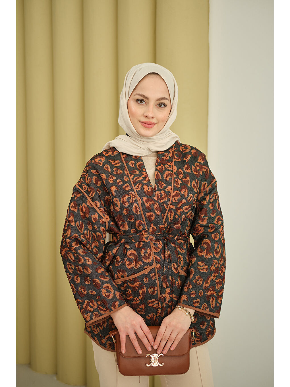 Kadın Yaprak Desen Şal Yaka Biyeli Ceket Kahverengi-2