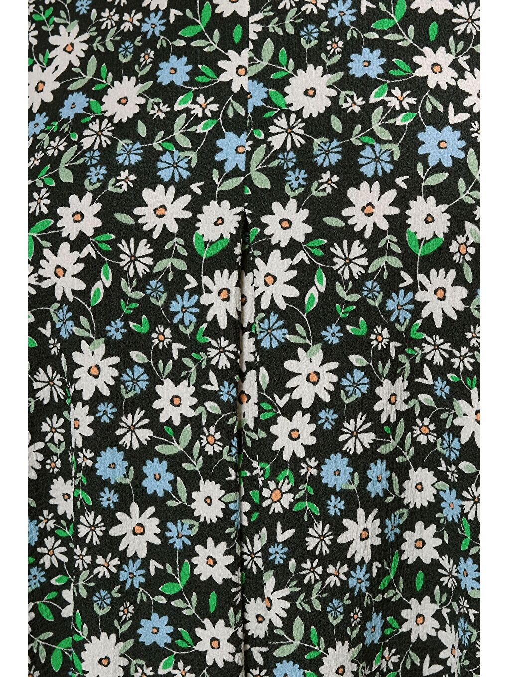 Karışık Büyük Beden V Yaka Sıfır Kol Çiçek Desenli T-shirt 304168-4