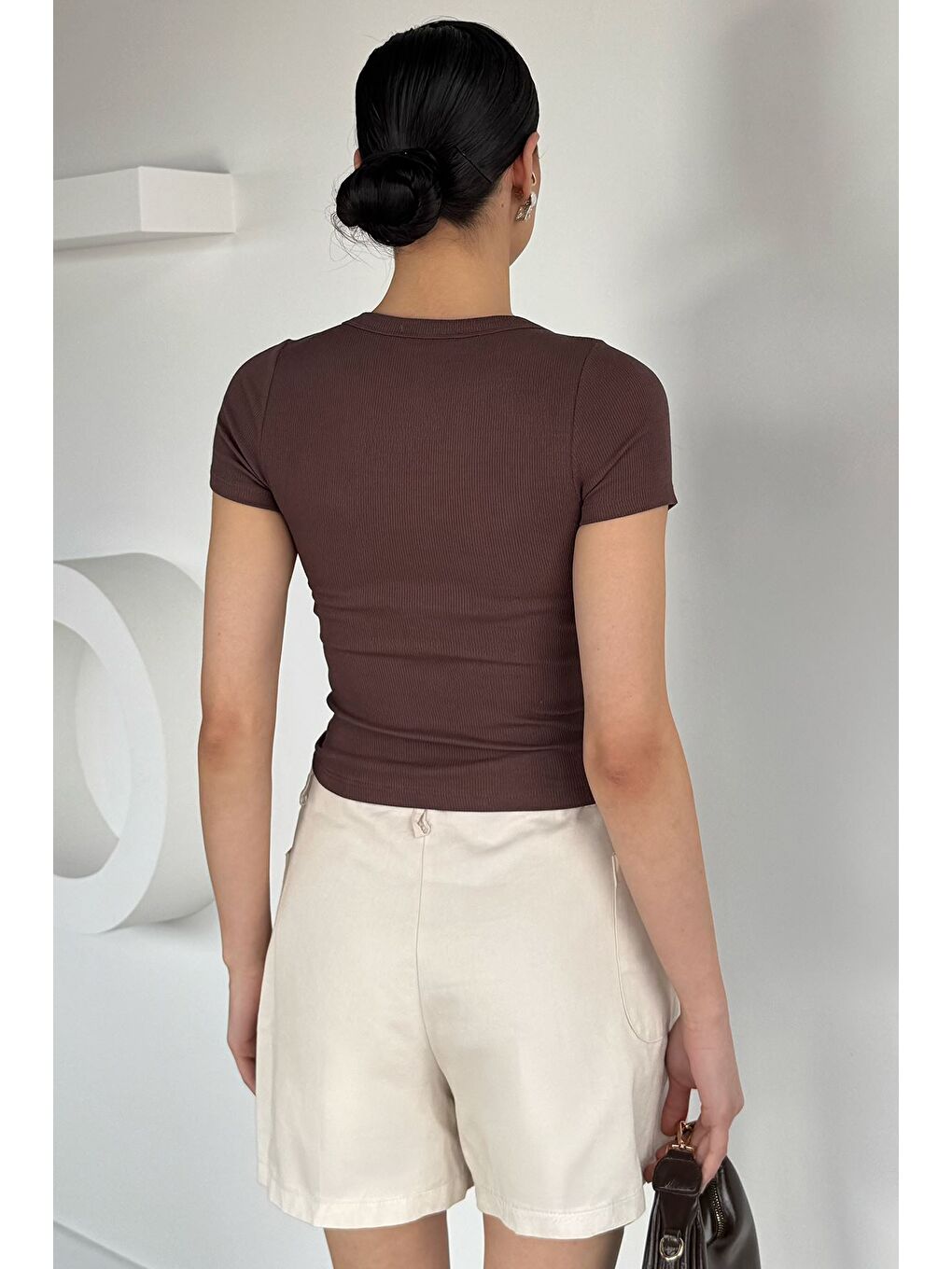 Kahverengi Kadın V Yaka Ön Çıtçıtlı Elastanlı Bluz-3