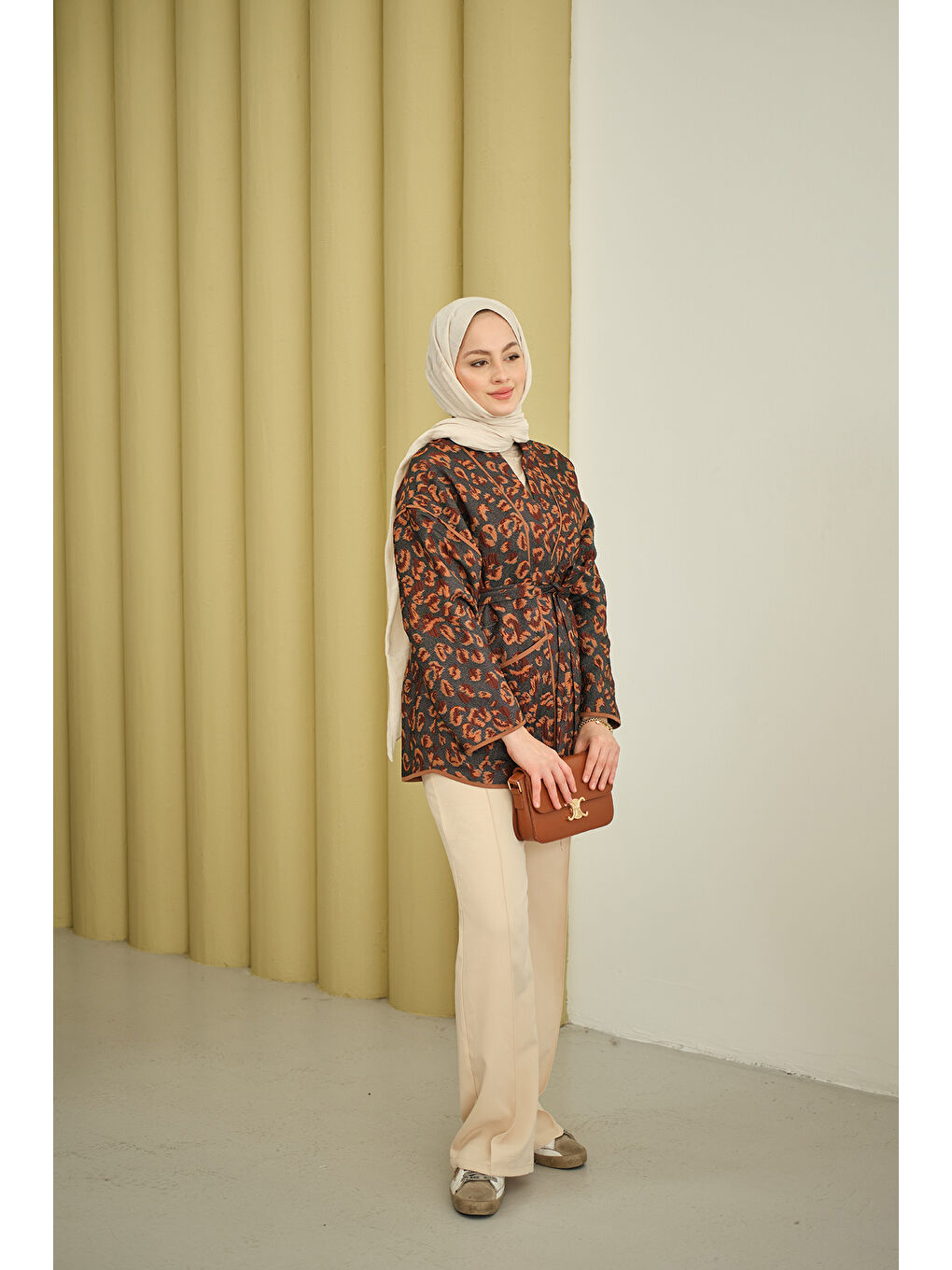 Kadın Yaprak Desen Şal Yaka Biyeli Ceket Kahverengi-4