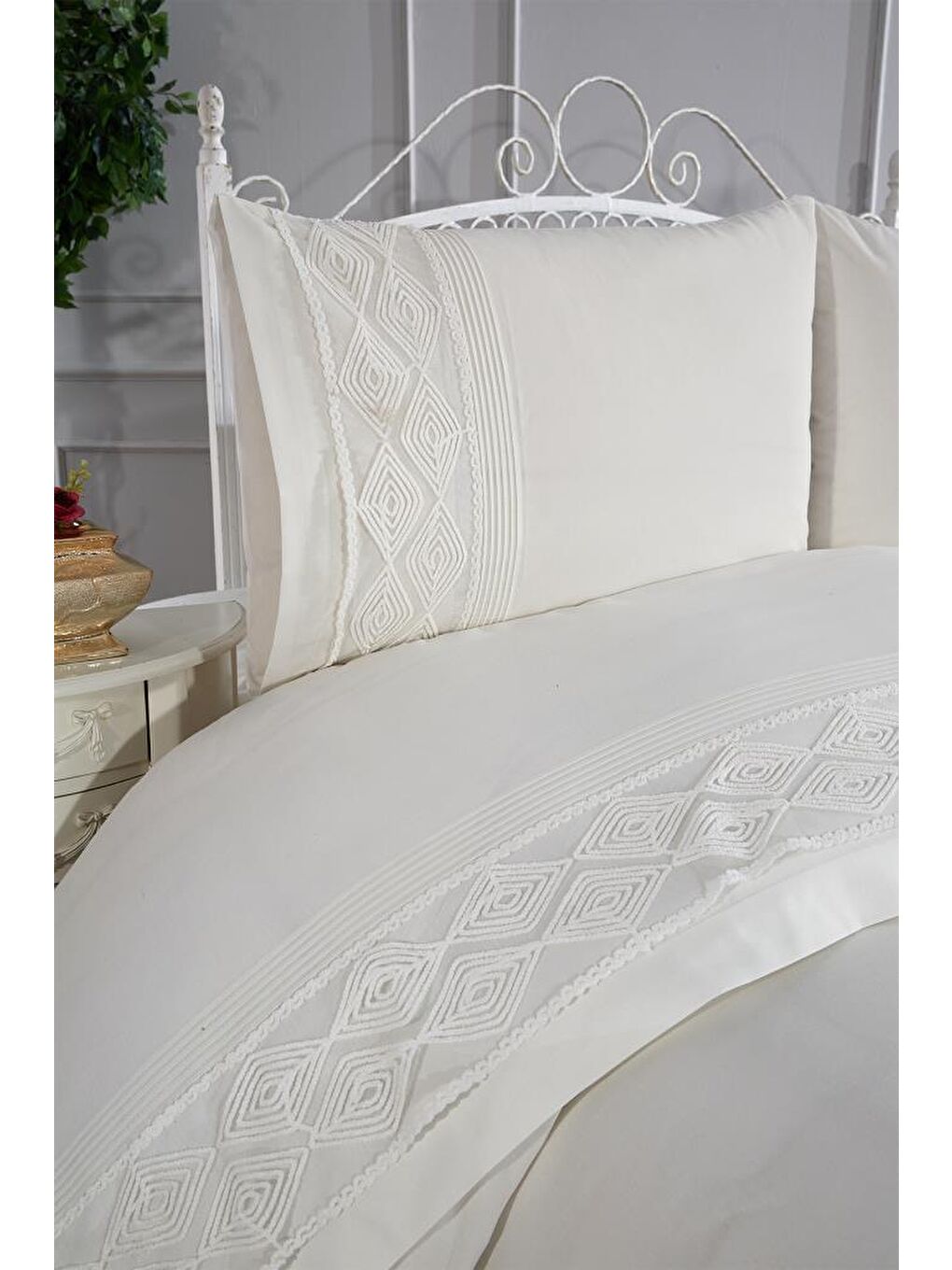 Ekru Verona Fransız Dantelli Çift Kişilik Nevresim Takımı Krem-2