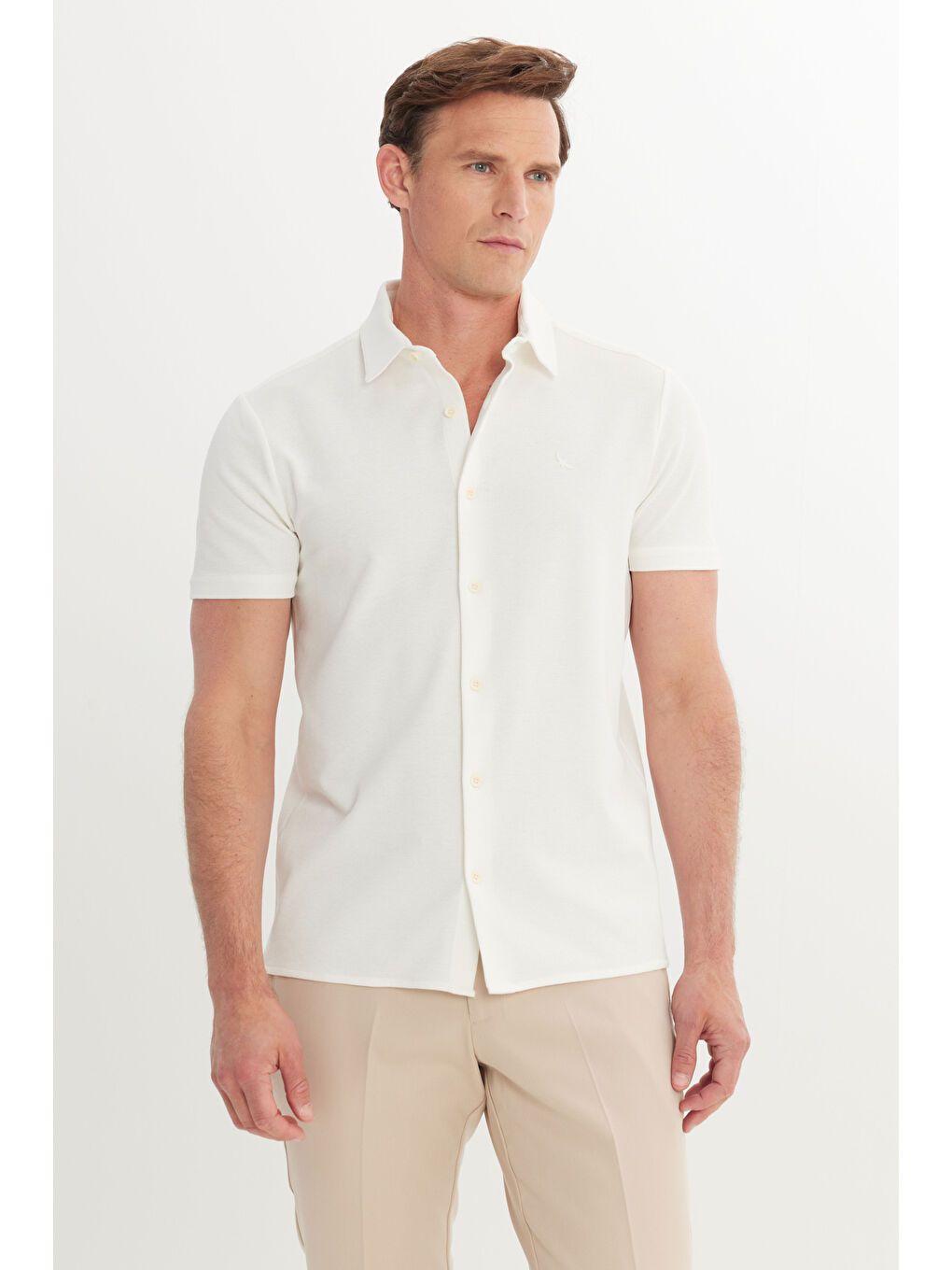 Erkek Ekru Pamuklu Slim Fit Dar Kesim Gömlek Yaka Jakarlı Esnek Örme Gömlek-1