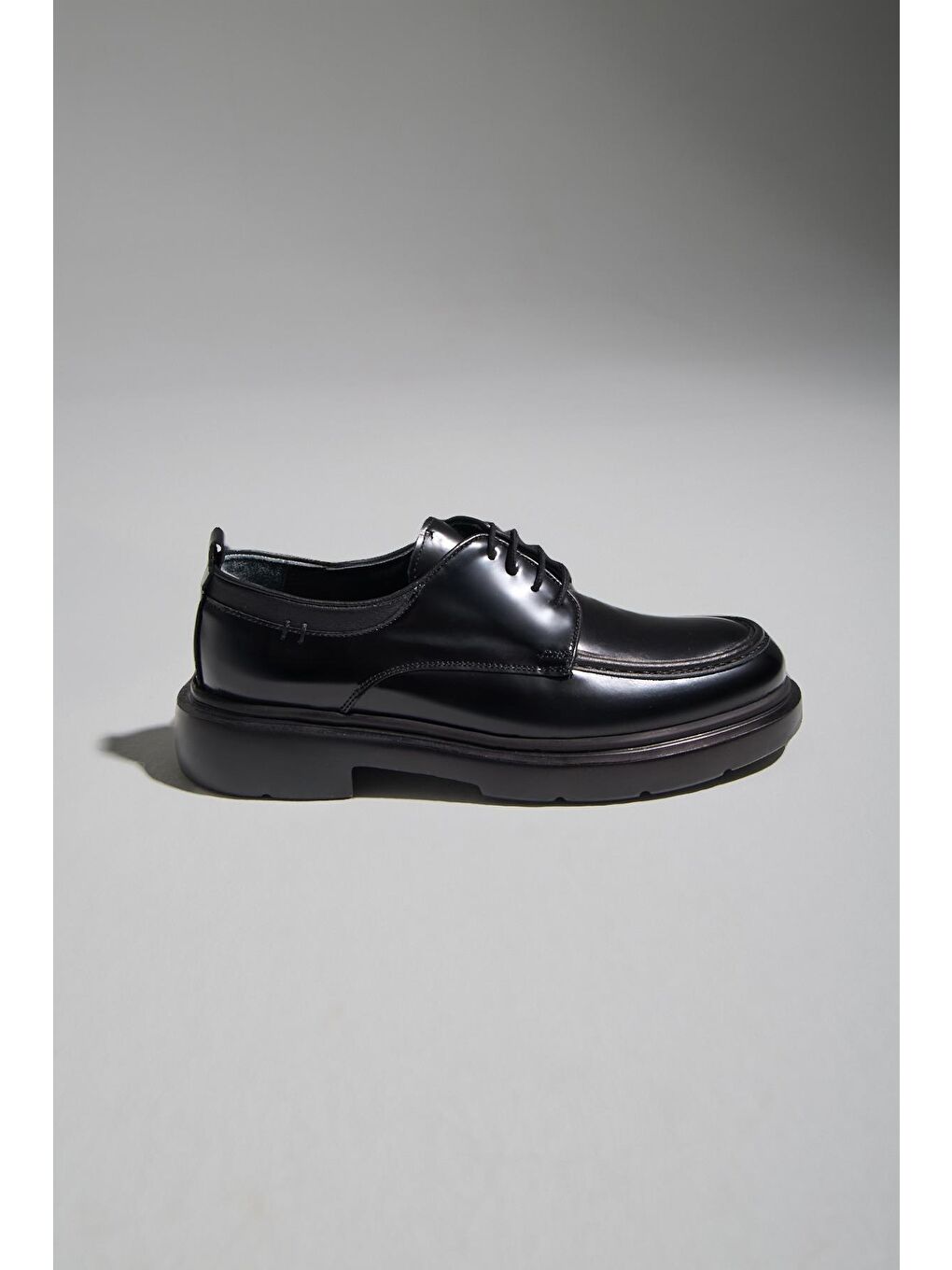 Siyah Orijinal Deri Kalın Taban Bağcıklı Günlük Klasik Ayakkabı