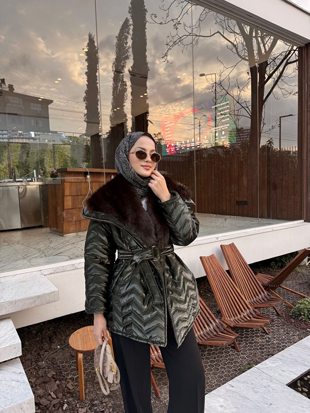 Kadın Yakası Kürk Detaylı Bel Bağlamalı Mont Koyu Yeşil-2