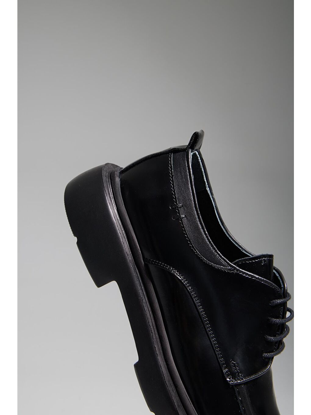 Siyah Orijinal Deri Kalın Taban Bağcıklı Günlük Klasik Ayakkabı-1