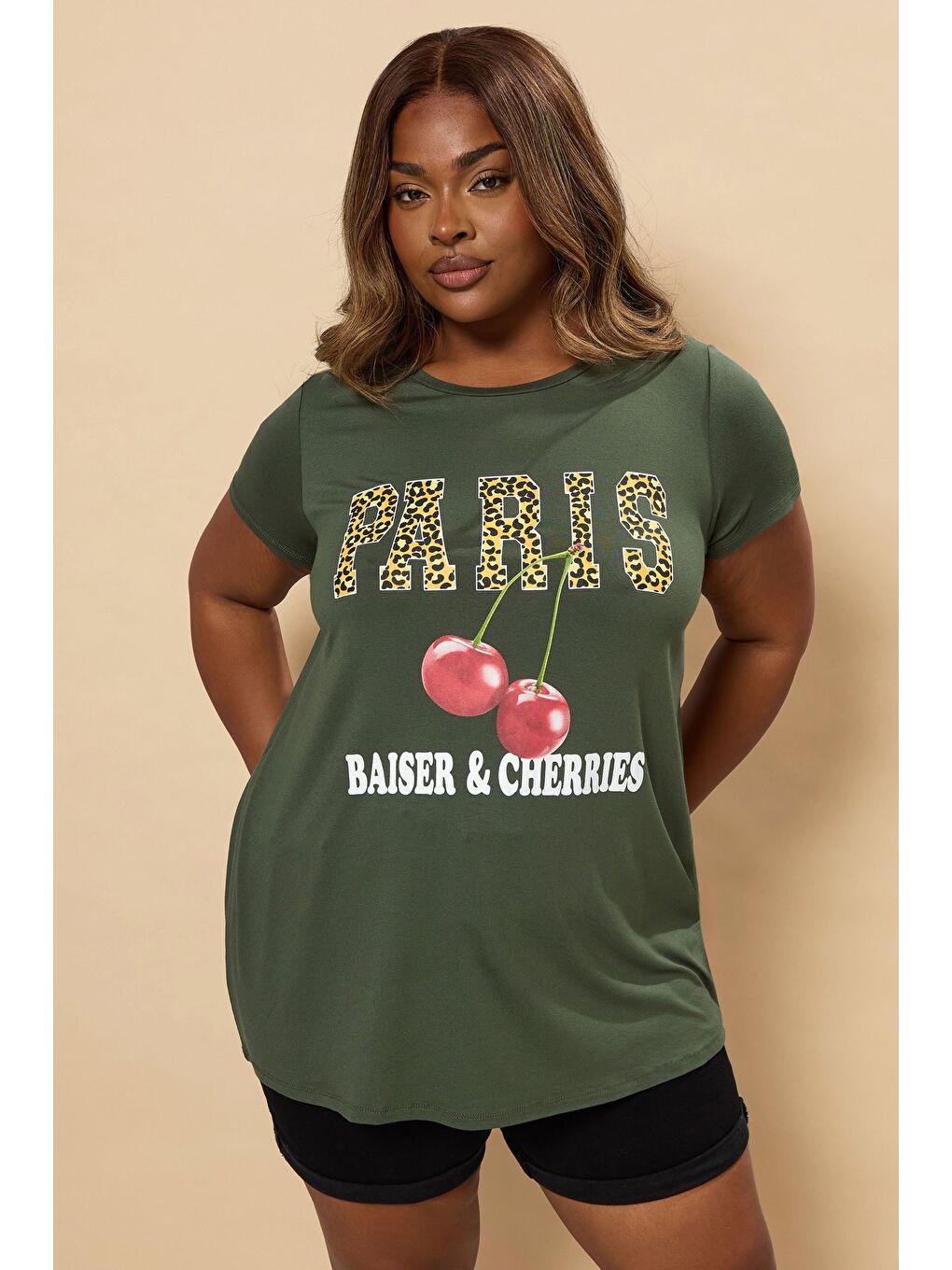 Yeşil Büyük Beden Bisiklet Yaka Kısa Kollu Parlak Baskılı T-shirt 304175