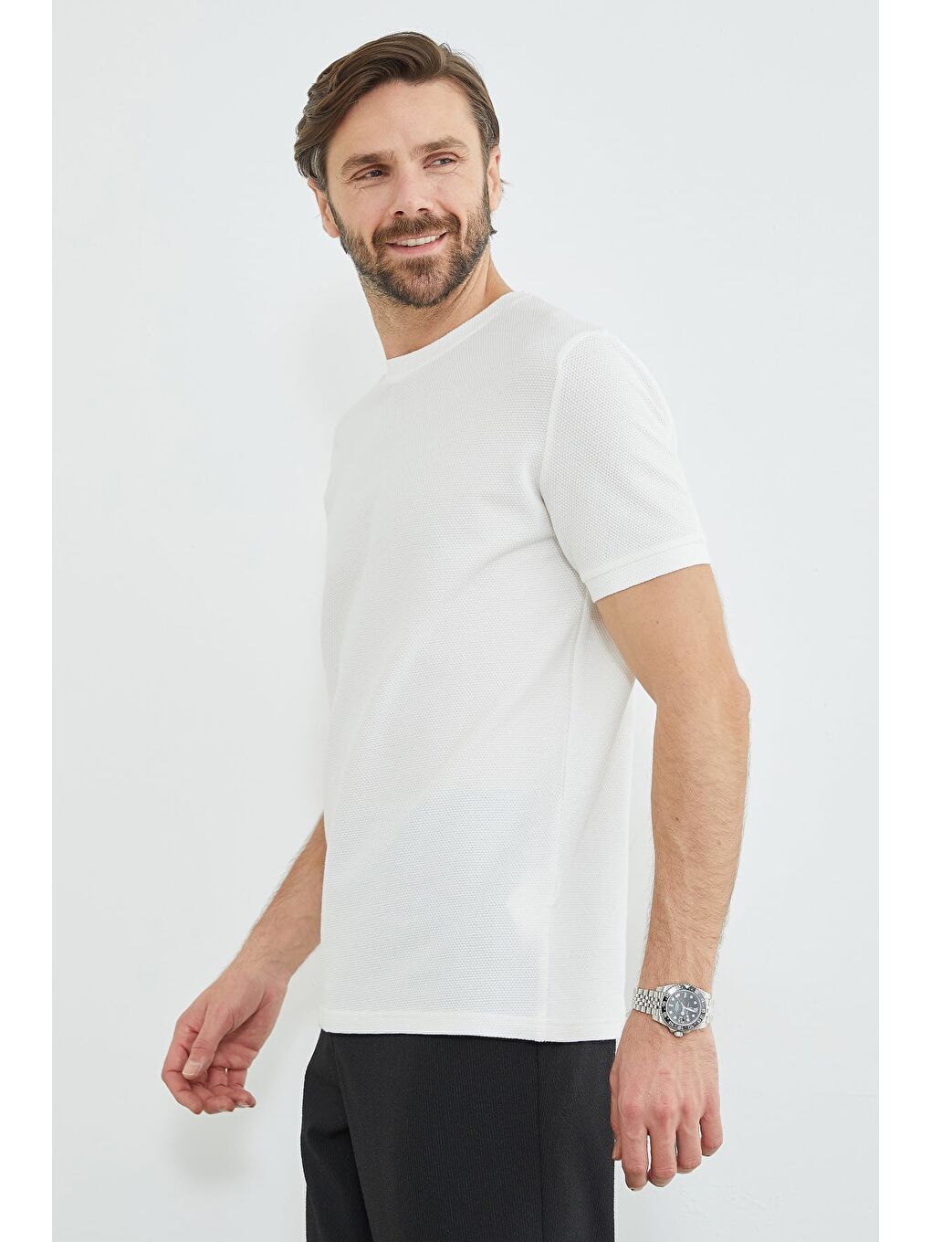 Beyaz Petek Kumaş Bisiklet Yaka Tişört-4