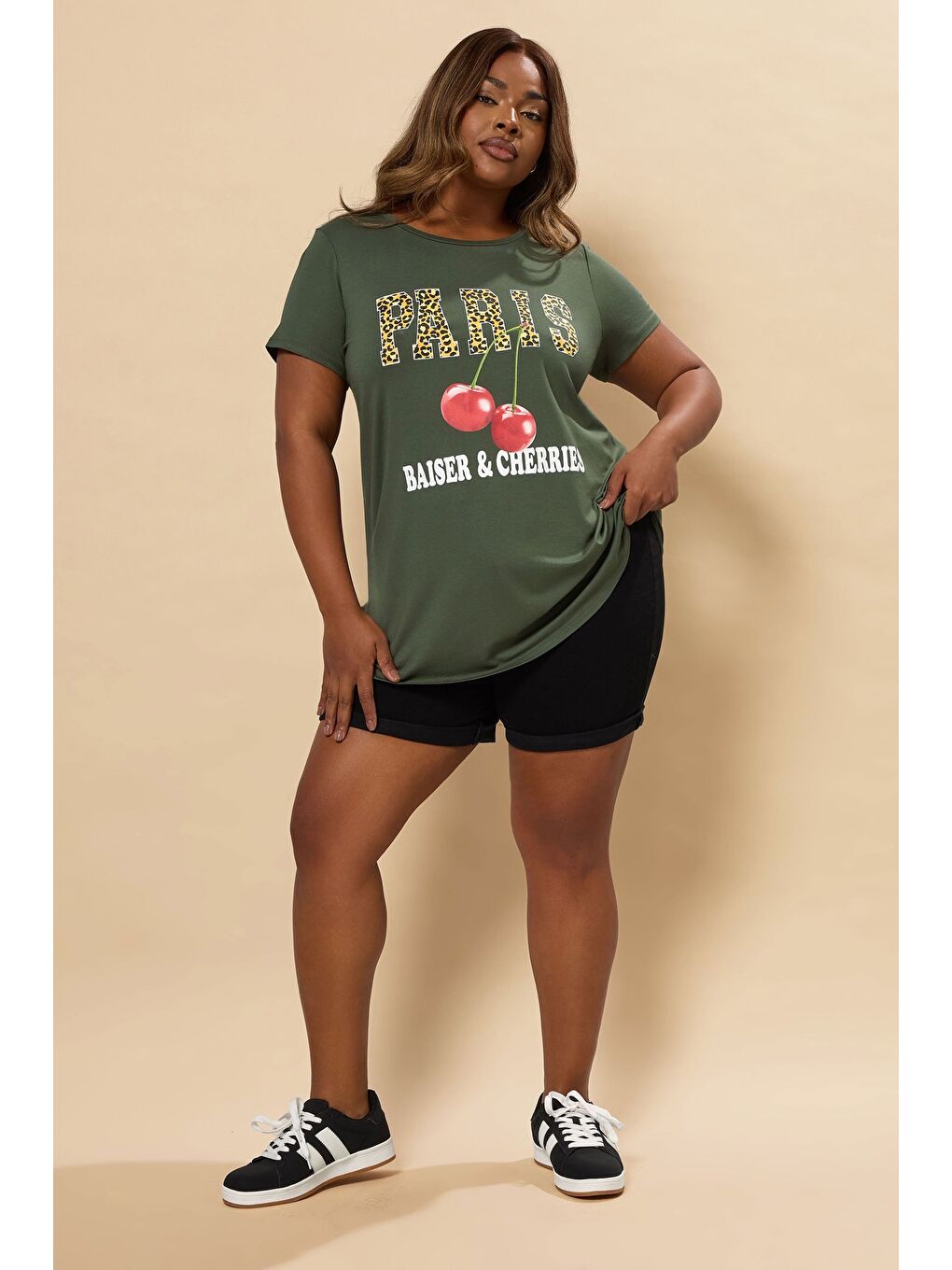 Yeşil Büyük Beden Bisiklet Yaka Kısa Kollu Parlak Baskılı T-shirt 304175-1