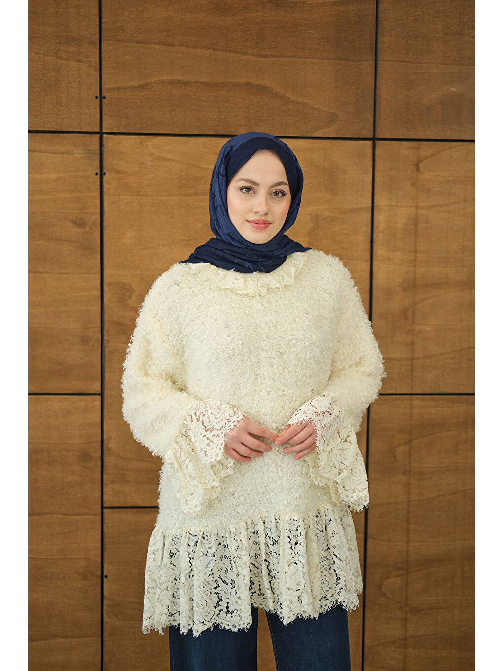 Kadın Dantel Detay Pelüş Tunik Ekru-2