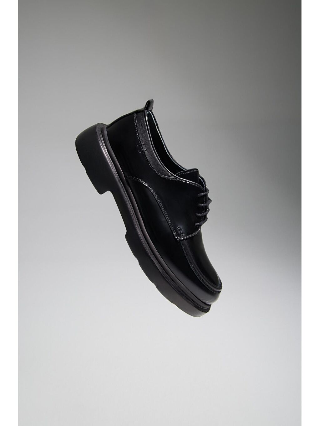 Siyah Orijinal Deri Kalın Taban Bağcıklı Günlük Klasik Ayakkabı-4