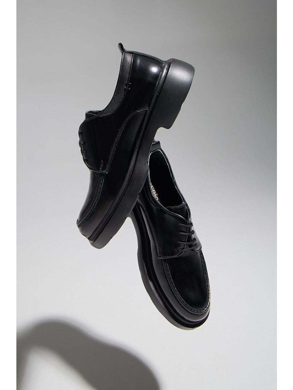 Siyah Orijinal Deri Kalın Taban Bağcıklı Günlük Klasik Ayakkabı-5