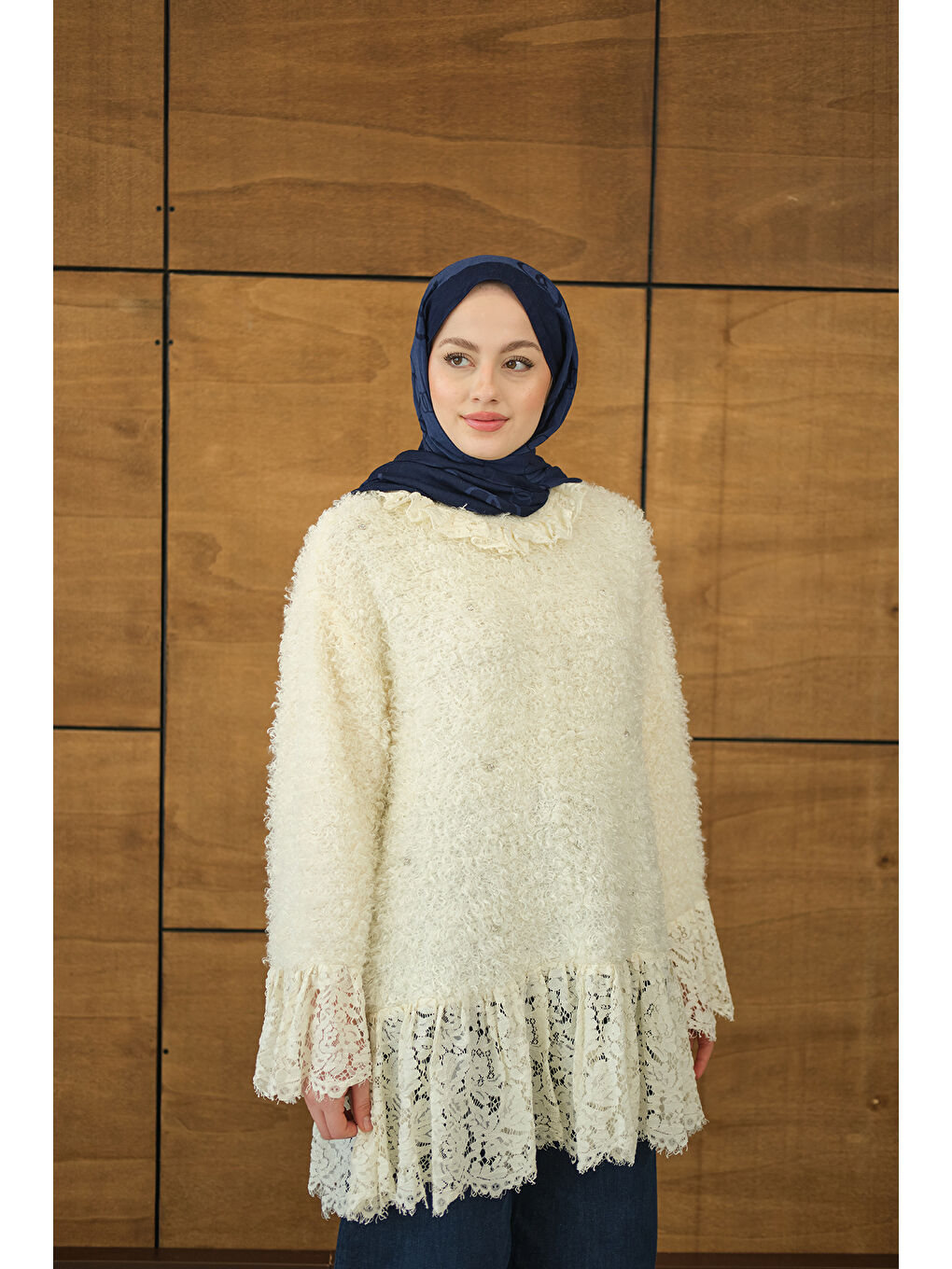 Kadın Dantel Detay Pelüş Tunik Ekru-3