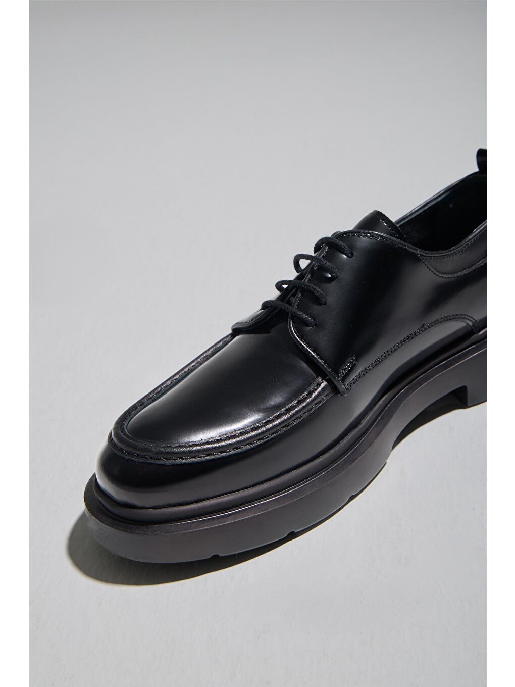 Siyah Orijinal Deri Kalın Taban Bağcıklı Günlük Klasik Ayakkabı-6