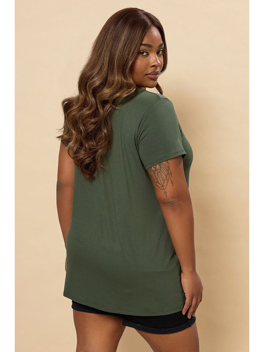 Yeşil Büyük Beden Bisiklet Yaka Kısa Kollu Parlak Baskılı T-shirt 304175-6