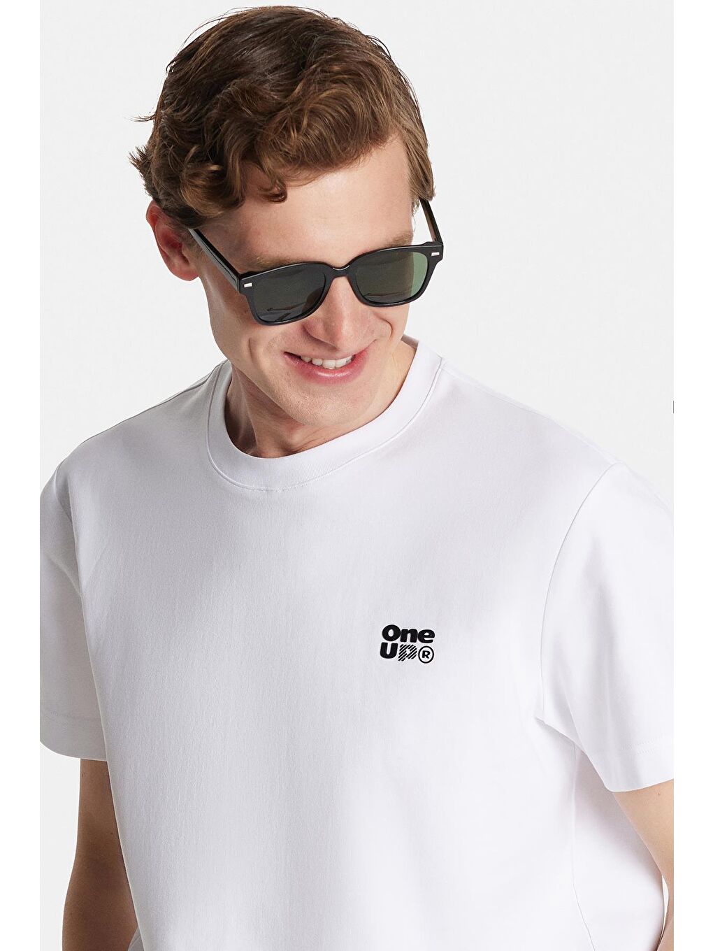 Relax Fit Rahat Kesim Pamuklu Ön Ve Arka Baskı Ve Nakış Detaylı Bisiklet Yaka Beyaz Erkek Tişört-1