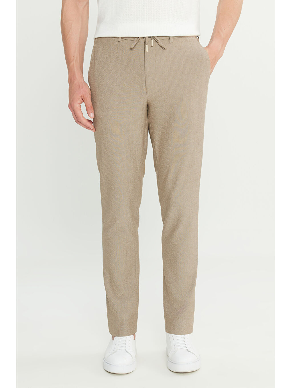 Erkek Bej Slim Fit Dar Kesim Gofre Desenli Beli Bağlamalı Yan Cepli Travel Casual Pantolon-1