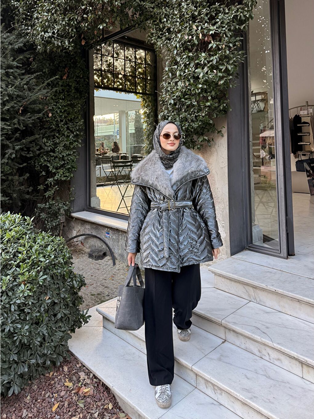 Kadın Yakası Kürk Detaylı Bel Bağlamalı Mont Gri-4