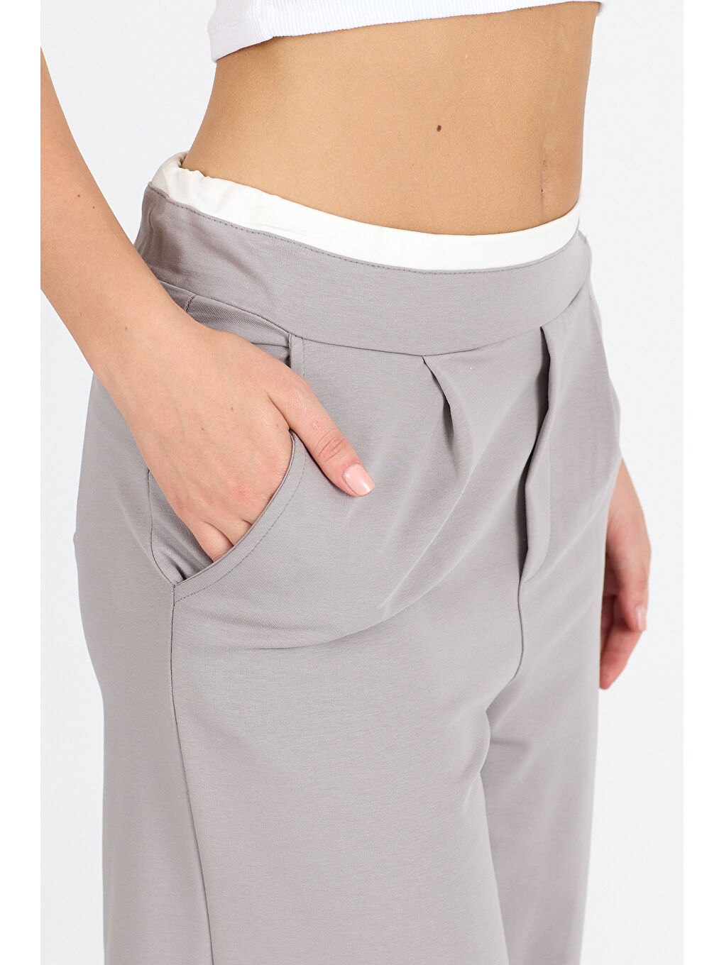 Bej Kadın Kemeri 2 Renk Detaylı İspanyol Paça Pantolon 5006-2