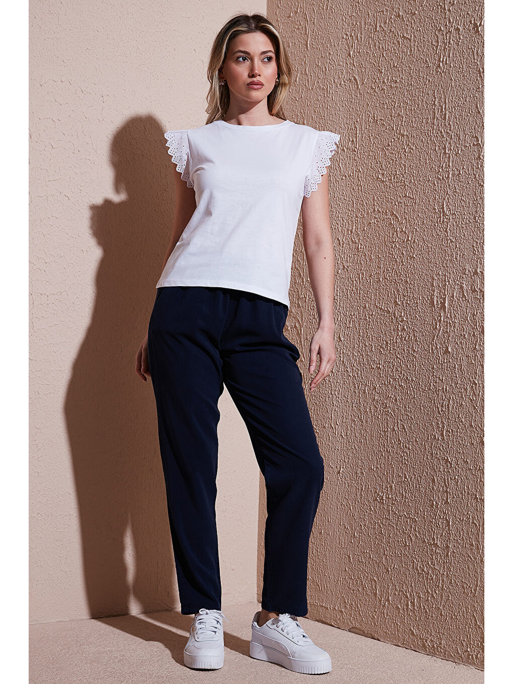 Lacivert Comfort Fit Yüksek Bel Düz Paça Pantolon 25Y0477K1-2