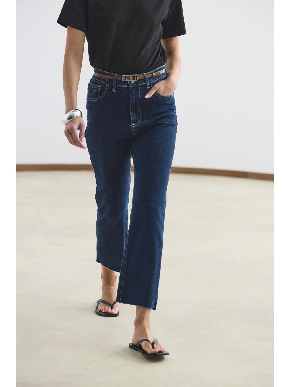 Yüksek Bel Kısa Kesim Çan Paça Jean Pantolon Koyu Mavi-4