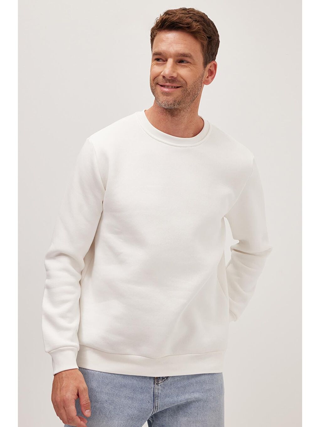 Unisex Relax Fit Rahat Kesim Pamuklu Yumuşak Dokulu İçi Polarlı Beyaz Bisiklet Yaka Sweatshirt