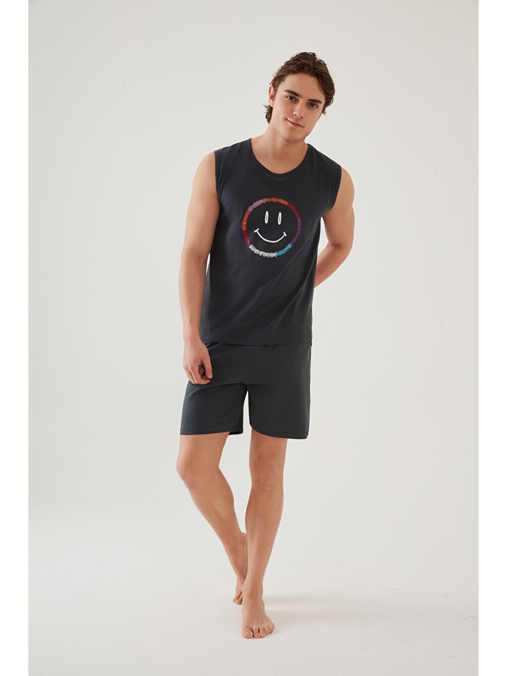 Gri Erkek Pamuklu Sıfır Kollu Baskı Detaylı %100 Pamuk Şortlu Pijama Takımıı-1