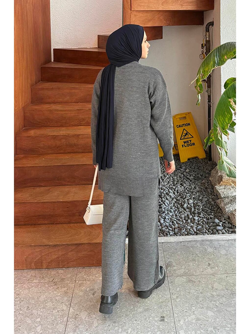 Gri Cep Detaylı Triko Takım Füme-3