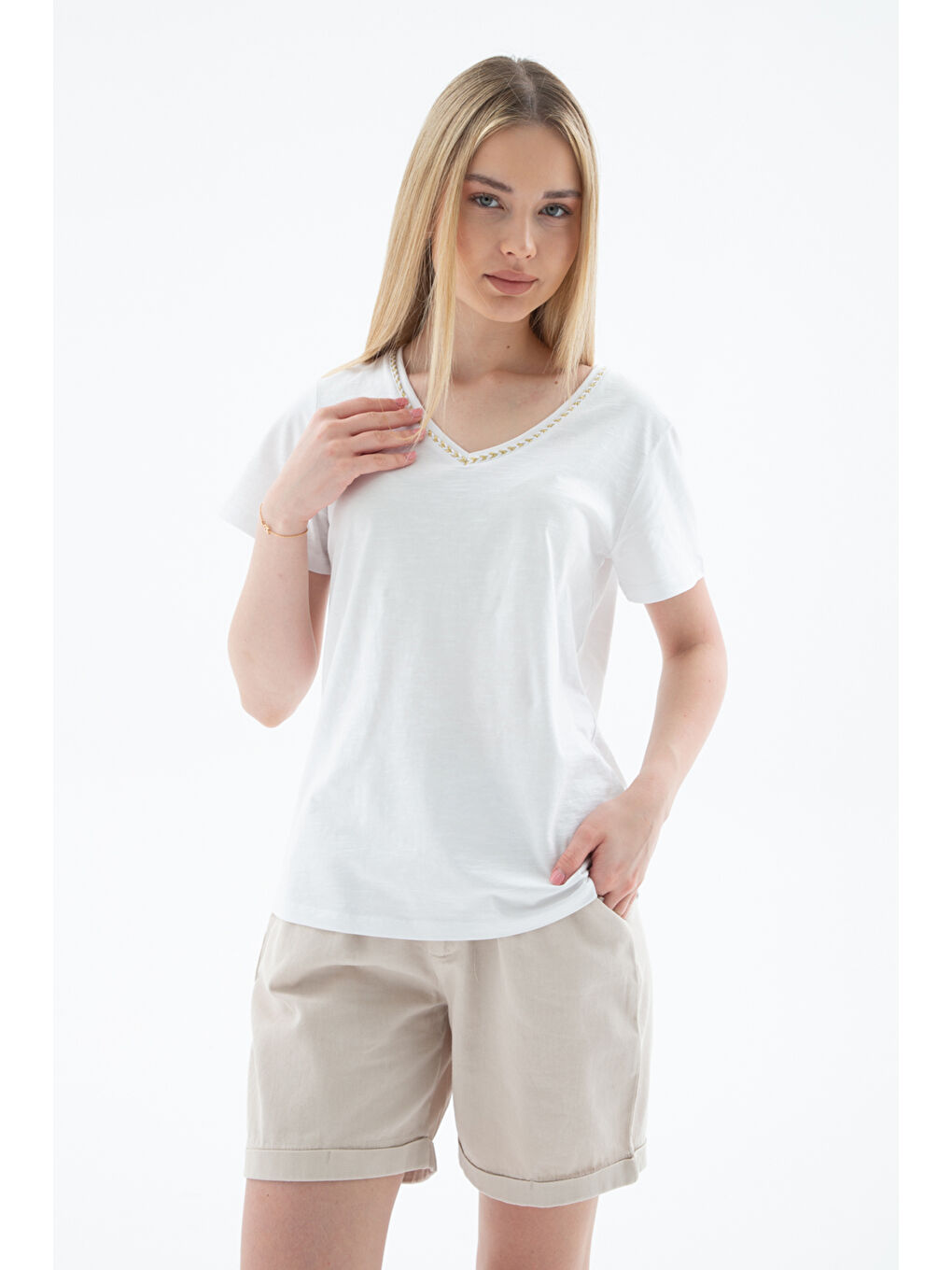 Beyaz % 100 Pamuk Regular Fit V Yaka T Shirt 25Y0478K1