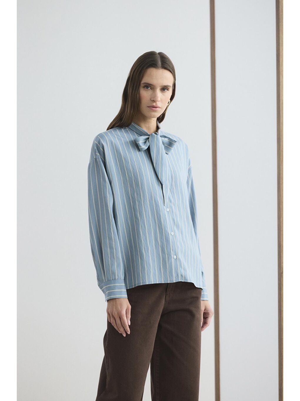 Fularlı Çizgili Gömlek Açık  Mavi-1